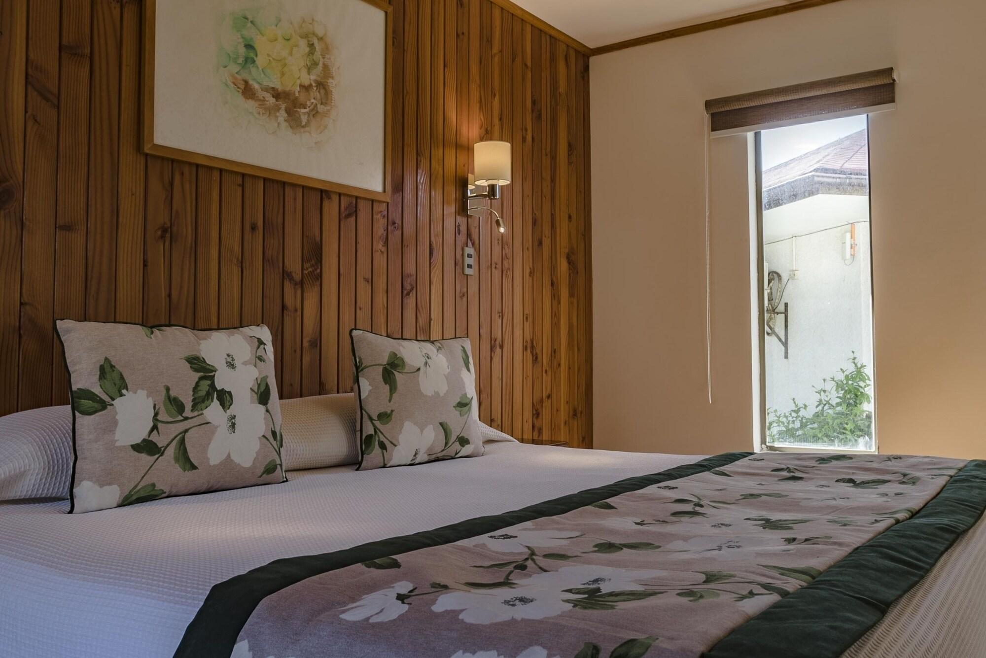 Taha Tai Hotel Hanga Roa Exterior photo