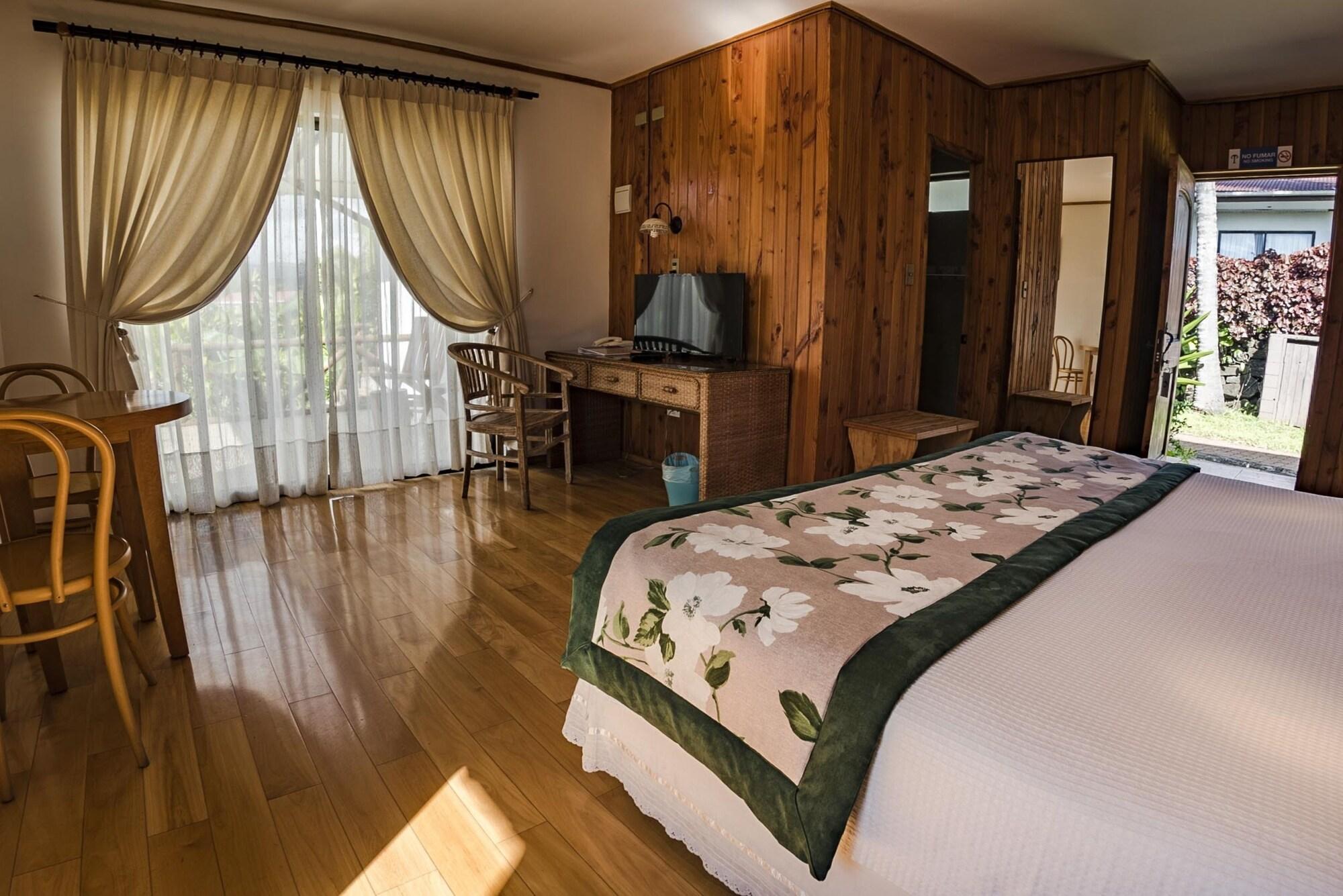 Taha Tai Hotel Hanga Roa Exterior photo