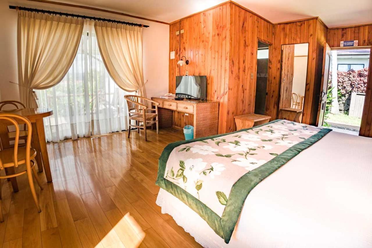 Taha Tai Hotel Hanga Roa Exterior photo