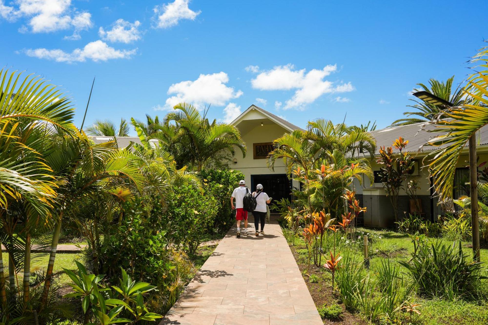 Taha Tai Hotel Hanga Roa Exterior photo